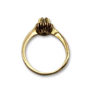 Solitario de oro clasico con garras