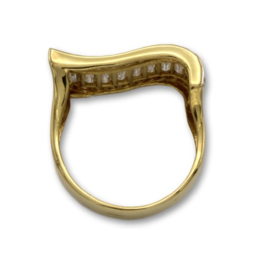 Sortija de oro con forma de ola y circonitas