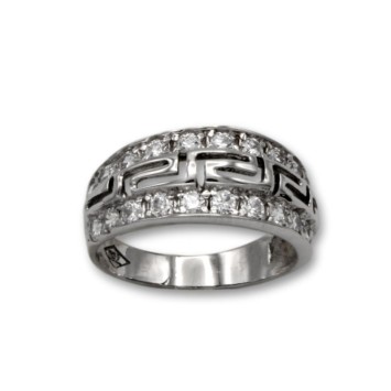 Sortija de oro blanco con grecas caladas en relieve