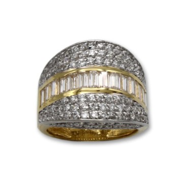 Sortija oro con forma oval y circonitas en el canto