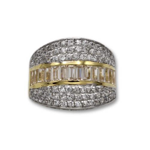 Sortija oro con forma oval y circonitas en el canto