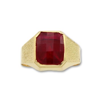 Sello de oro rectangular con tallas y rubí