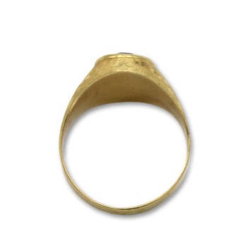 Sello de oro ovalado con tallas de rombo y zafiro