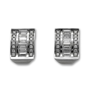 Pendiente de oro blanco con circonitas en baguet y pavé