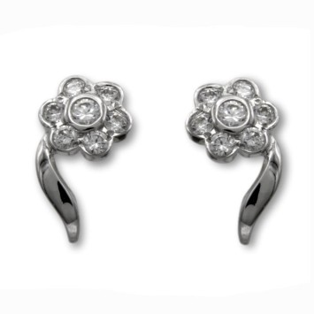 Pendientes de oro blanco de flor y circonitas