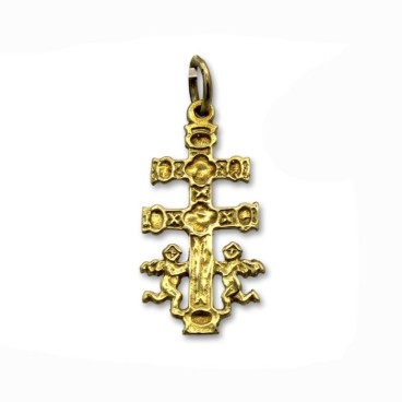 Cruz Caravaca en oro mediana fundida