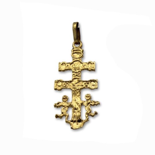 Cruz Caravaca en oro mediana fundida