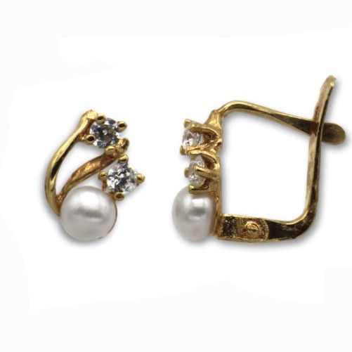 Pendiente de oro con dos circonitas y una perla abajo de 1ª postura