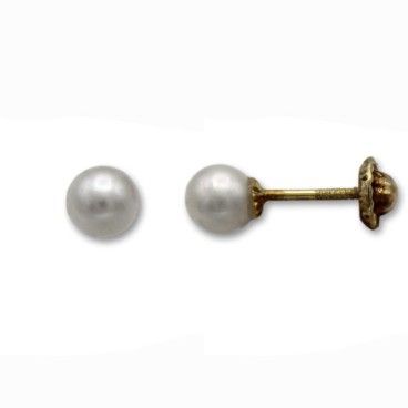 Pendiente de oro con una perla cultivada de 4.5 mm