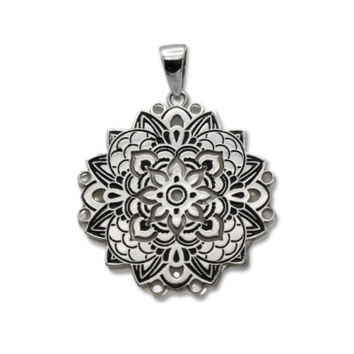 Colgante de plata de un mandala con nácar