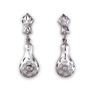 Pendiente largo oro blanco y circonita calado