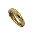 Sortija de oro con cuajo de diamantes