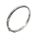 Pulsera de plata media caña con cierre redonda