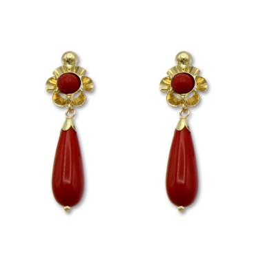 Pendiente de oro arquillo de coral con lágrima