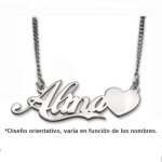 Gargantilla en plata de ley con el nombre diseño corazones elegante