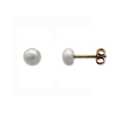 Pendiente de oro con una perla de boton de 5.5 mm