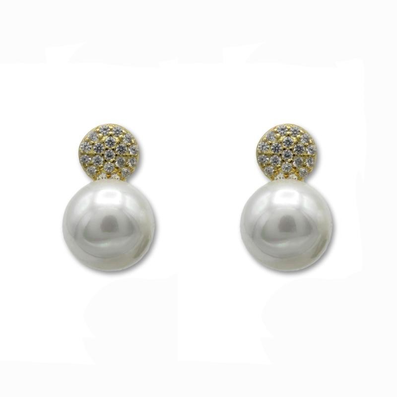 Pendiente de plata chapado en oro con perla baja con circonitas y cierre omega