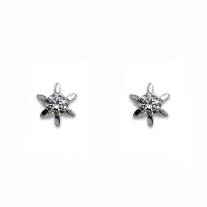 Pendiente de oro blanco con circonita seis garras acuchilladas Pendiente de oro blanco con circonita seis garras acuchilladas