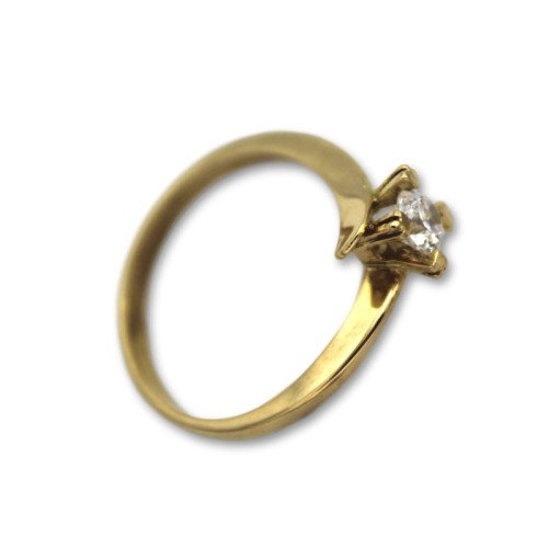 Solitario de oro con circonita