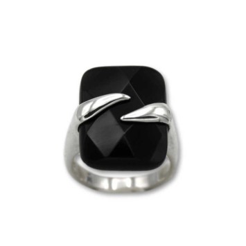 Anillo de plata con piedra oscura rectangular