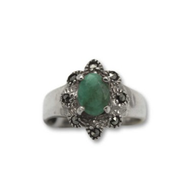Anillo de plata vieja con marcasitas y esmeralda