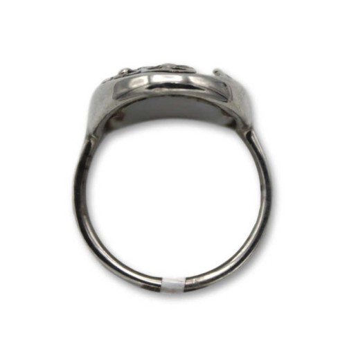 Anillo de plata con nácar oval