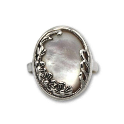 Anillo de plata con nácar oval