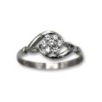 Anillo de plata con flor de circonita Anillo de plata con flor de circonita