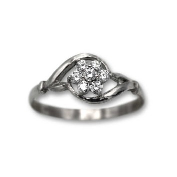 Anillo de plata con flor de circonita